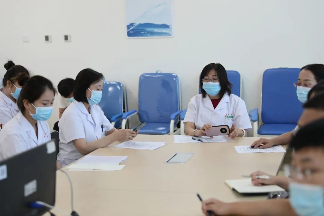 全省首家！中國醫(yī)科大學附屬第一醫(yī)院專家來“查房”，家門口享國內優(yōu)質醫(yī)療資源！(圖2)