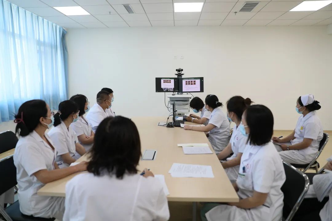 全省首家！中國醫(yī)科大學附屬第一醫(yī)院專家來“查房”，家門口享國內優(yōu)質醫(yī)療資源！(圖1)