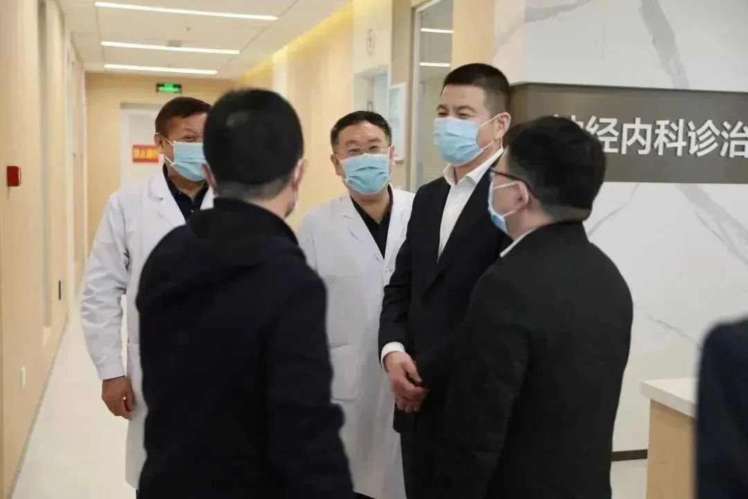 龍港區(qū)人大、區(qū)政府領(lǐng)導(dǎo)一行視察調(diào)研龍港國際醫(yī)療健康產(chǎn)業(yè)園(圖3)