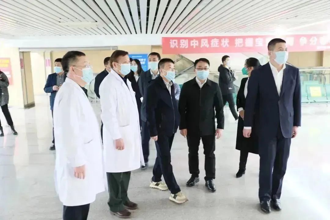 龍港區(qū)人大、區(qū)政府領(lǐng)導(dǎo)一行視察調(diào)研龍港國際醫(yī)療健康產(chǎn)業(yè)園(圖7)