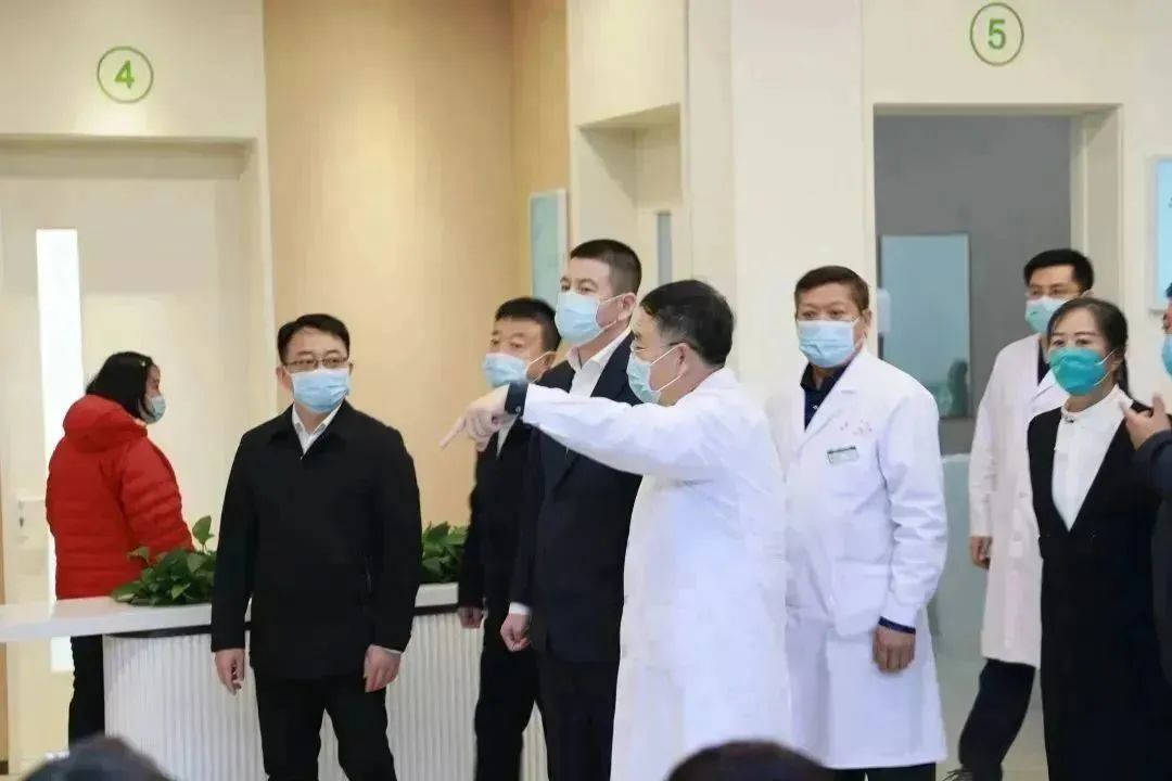 龍港區(qū)人大、區(qū)政府領(lǐng)導(dǎo)一行視察調(diào)研龍港國際醫(yī)療健康產(chǎn)業(yè)園(圖5)