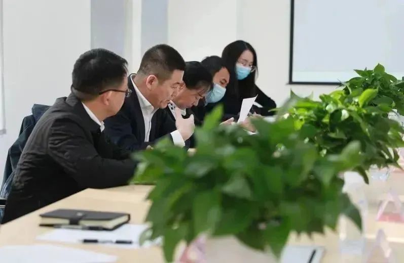 龍港區(qū)人大、區(qū)政府領(lǐng)導(dǎo)一行視察調(diào)研龍港國際醫(yī)療健康產(chǎn)業(yè)園(圖13)